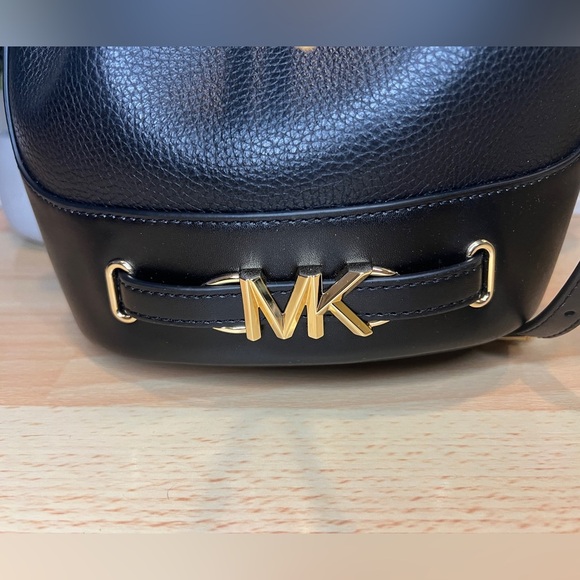 Michael Kors Reed Bucket/Messenger Bag - Picture 3 of 13